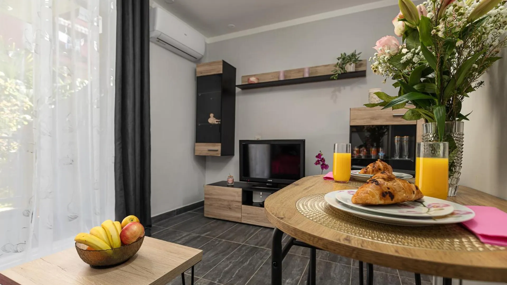Apartment Nina, 200M From The Old Town Of Poreč Kroatien